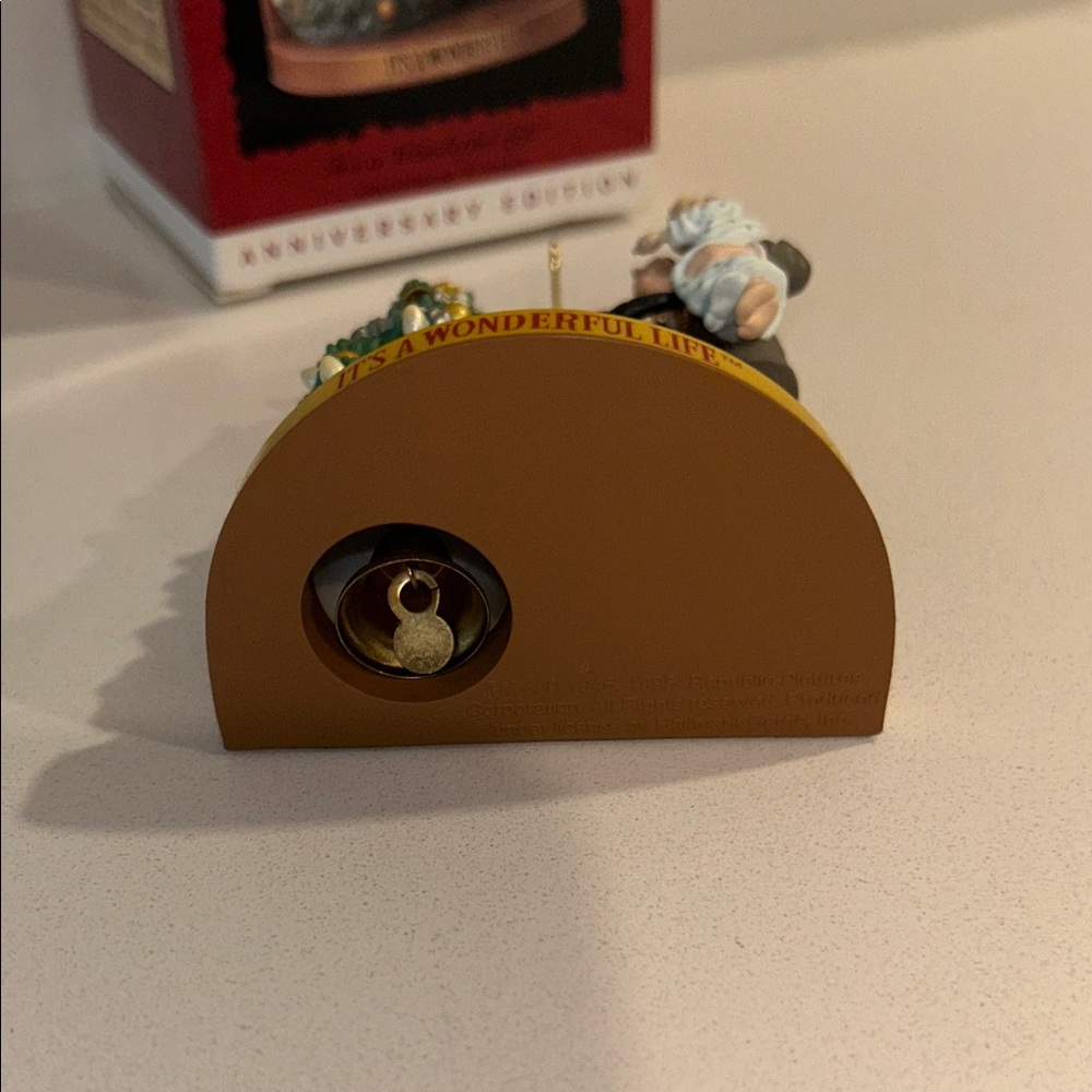 It’s a Wonderful Life 1996 - Hallmark Keepsake Ornament - Picture 7 of 7